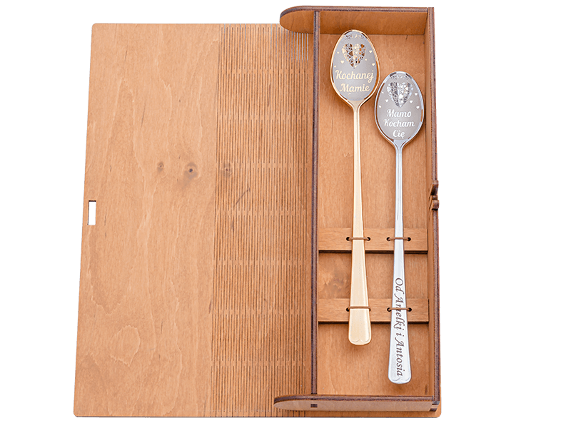 2 łyżeczki koktajlowe grawerowane w pudełku