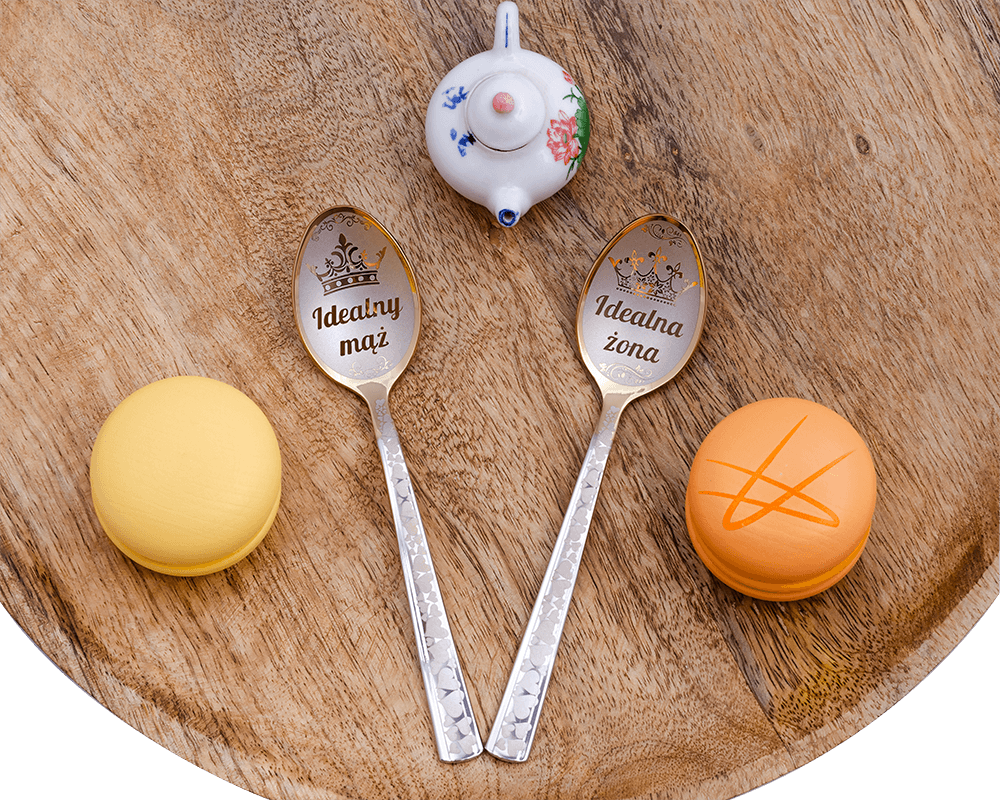 Komplet grawerowany z 2 łyżeczek i łopatki do ciasta. 3 el. - obrazek 5